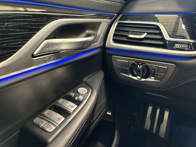 Thumbnail: 2022 BMW 7 Series - 41