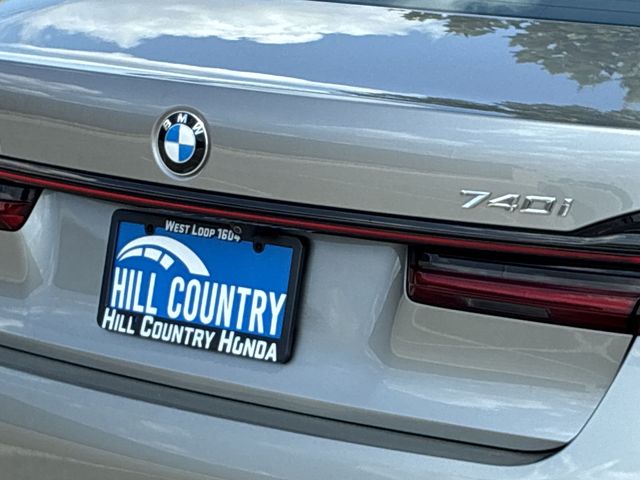 Thumbnail: 2022 BMW 7 Series - 7