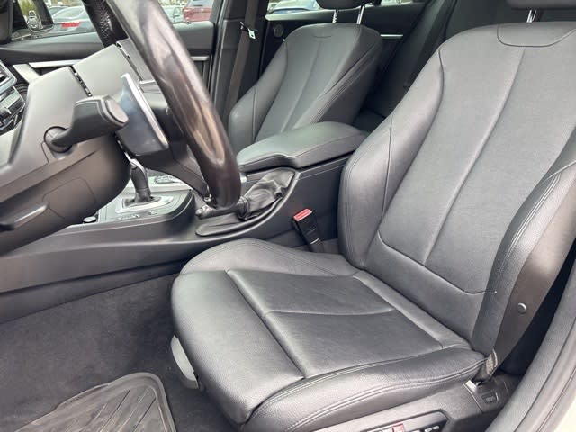 Thumbnail: 2018 BMW 3 Series - 8