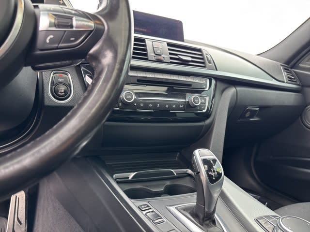 Thumbnail: 2018 BMW 3 Series - 24