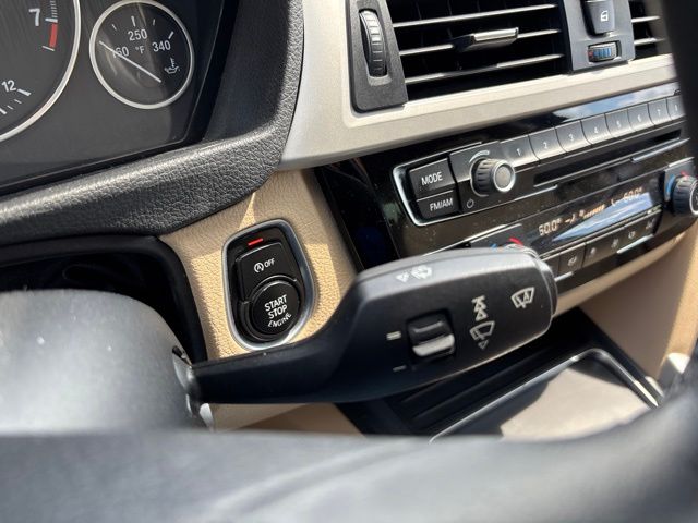 Thumbnail: 2016 BMW 3 Series - 21