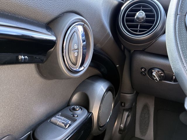 Thumbnail: 2020 MINI Cooper - 40