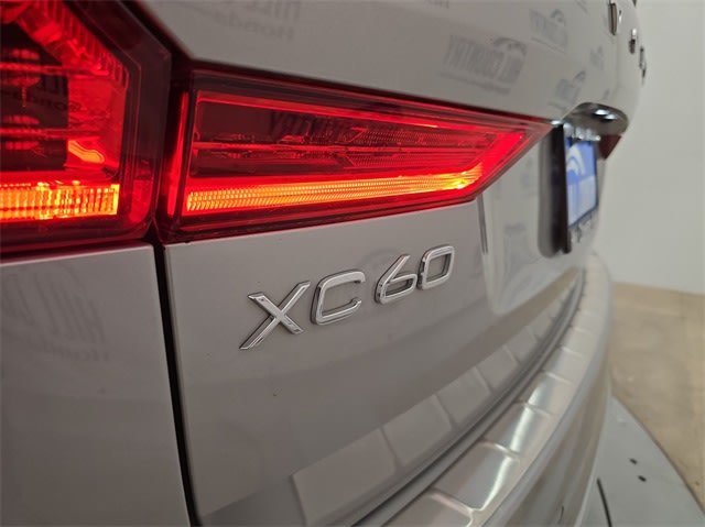 2022 Volvo XC60 B5 Inscription 26