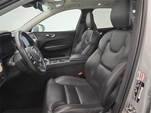 2022 Volvo XC60 B5 Inscription 11