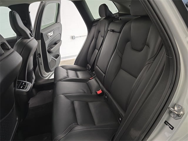 2022 Volvo XC60 B5 Inscription 13