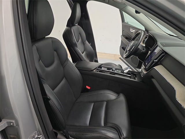 2022 Volvo XC60 B5 Inscription 31