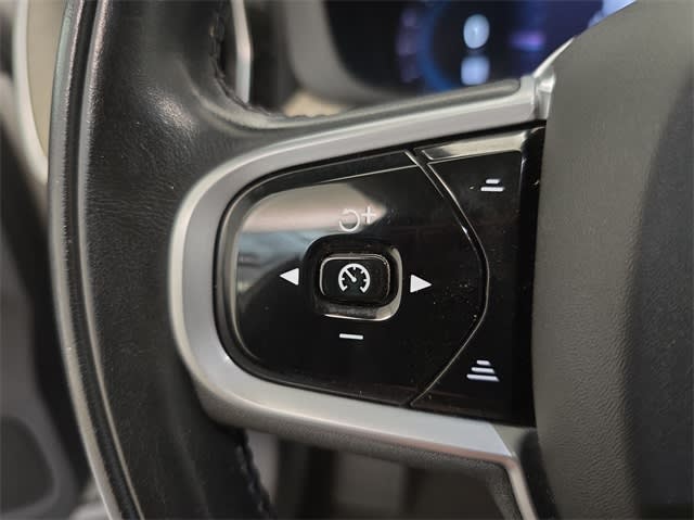 2022 Volvo XC60 B5 Inscription 32