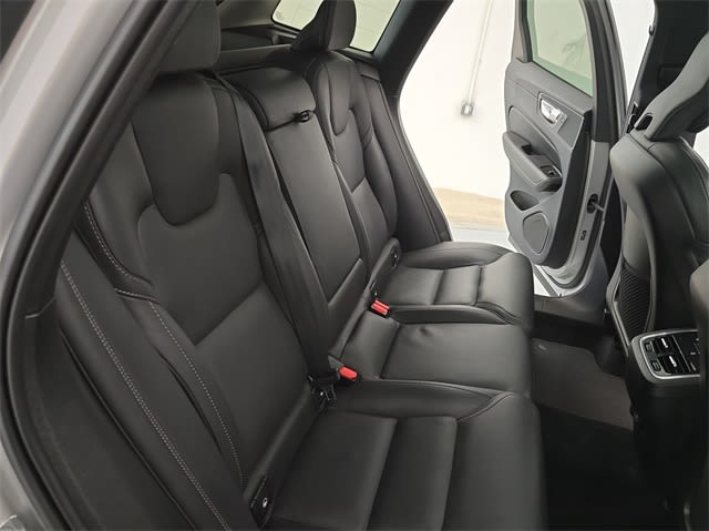 2022 Volvo XC60 B5 Inscription 12