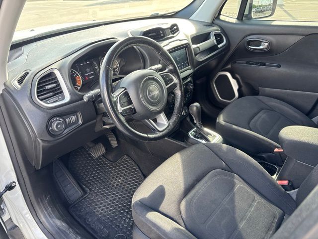 Thumbnail: 2019 Jeep Renegade - 8