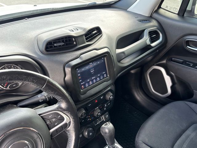 Thumbnail: 2019 Jeep Renegade - 11