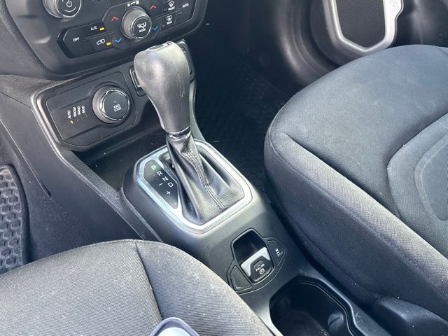 Thumbnail: 2019 Jeep Renegade - 13