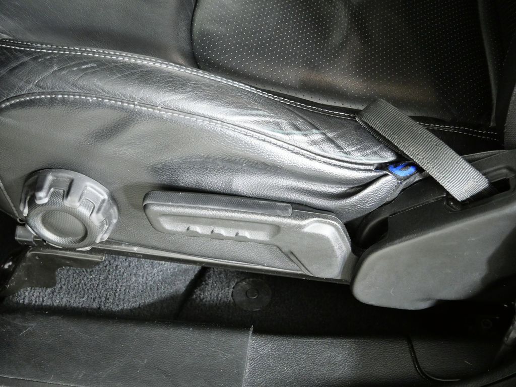 Thumbnail: 2020 Jeep Wrangler - 37