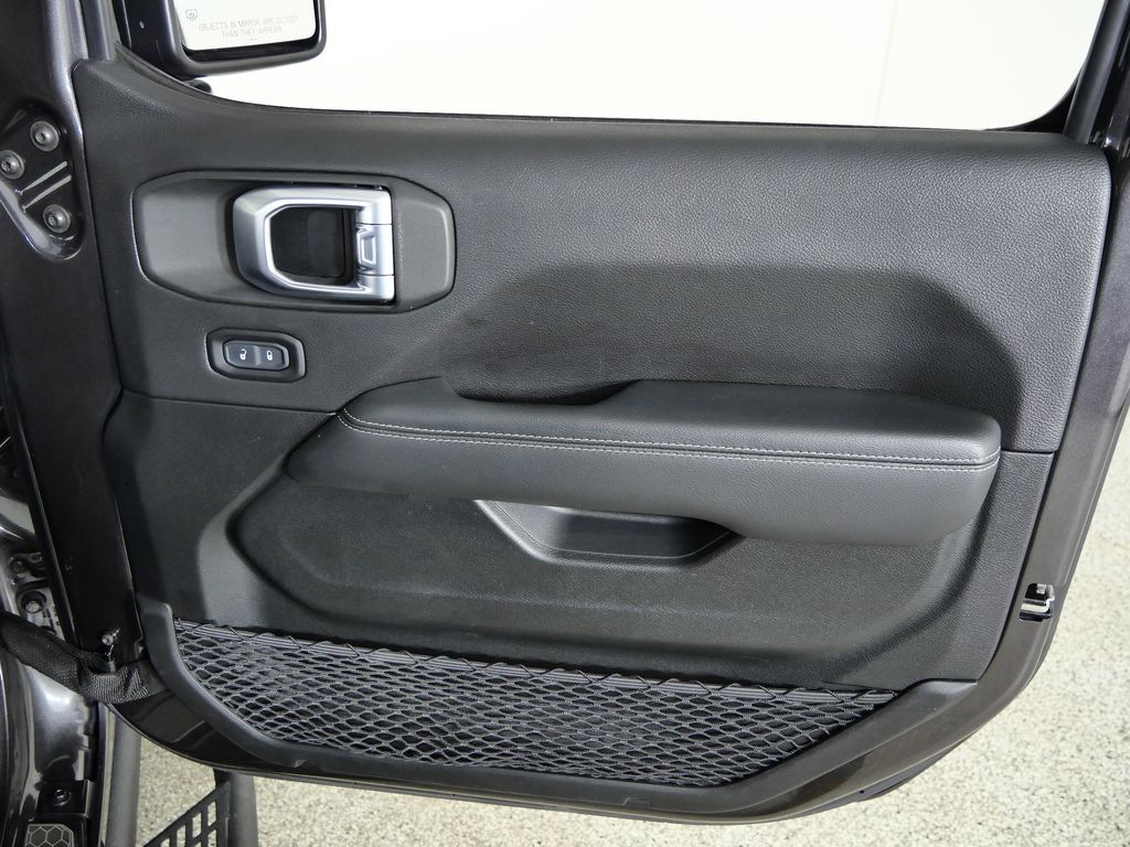 Thumbnail: 2020 Jeep Wrangler - 25