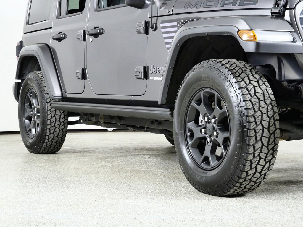 Thumbnail: 2019 Jeep Wrangler - 8