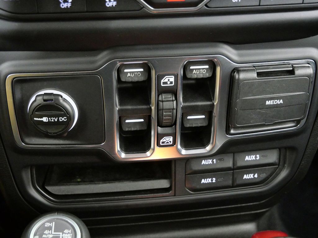 Thumbnail: 2019 Jeep Wrangler - 45
