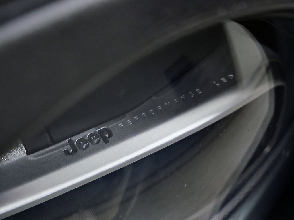 Thumbnail: 2019 Jeep Wrangler - 17
