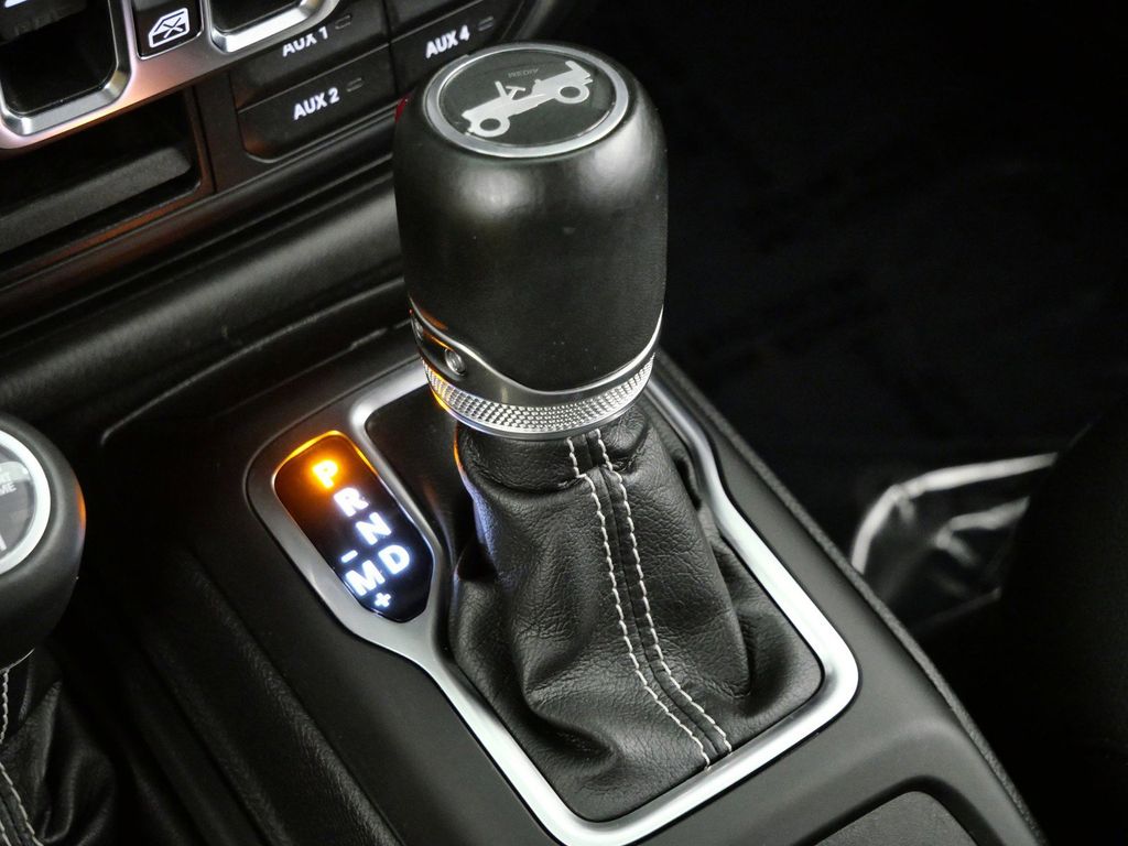 Thumbnail: 2019 Jeep Wrangler - 13