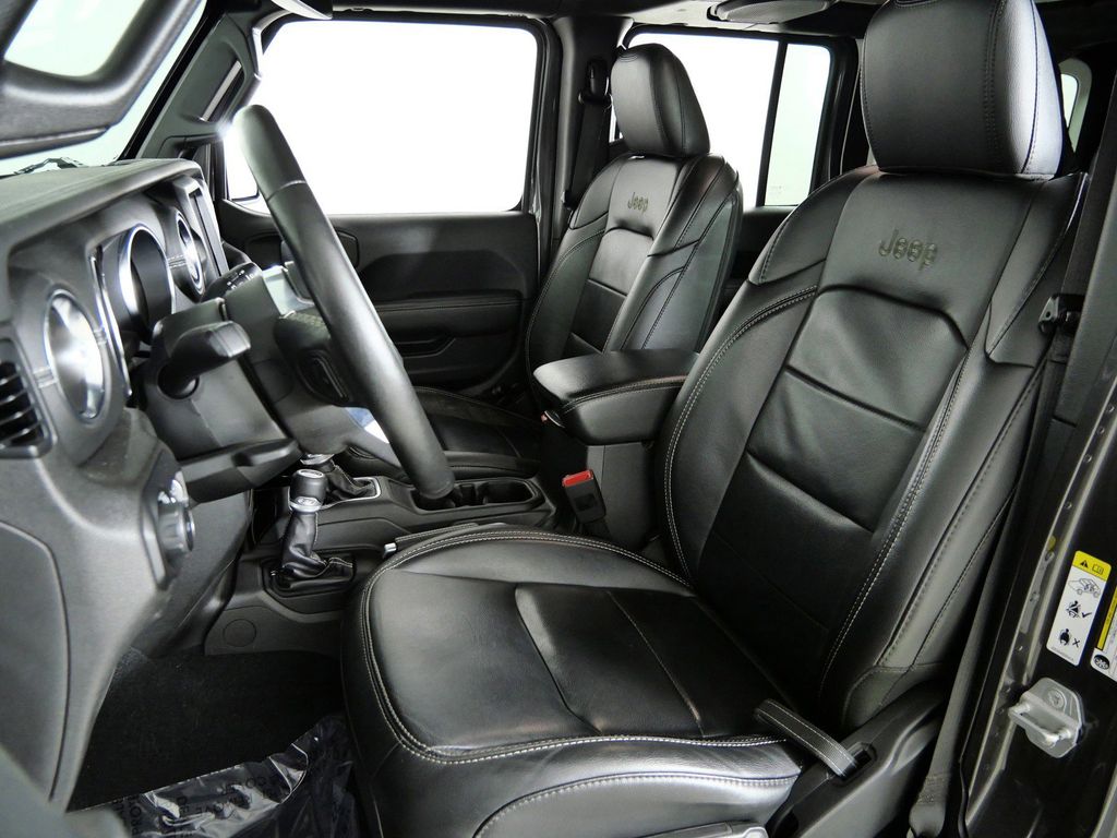 Thumbnail: 2019 Jeep Wrangler - 34