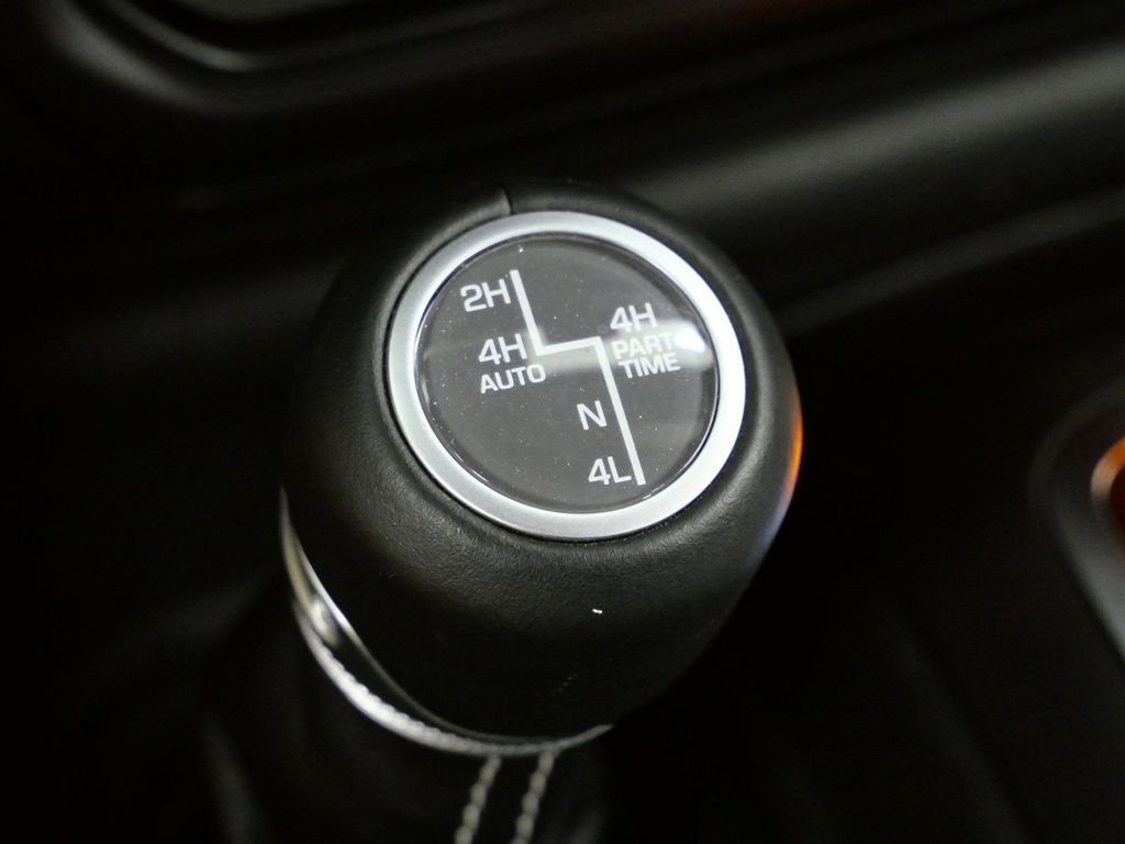Thumbnail: 2019 Jeep Wrangler - 46