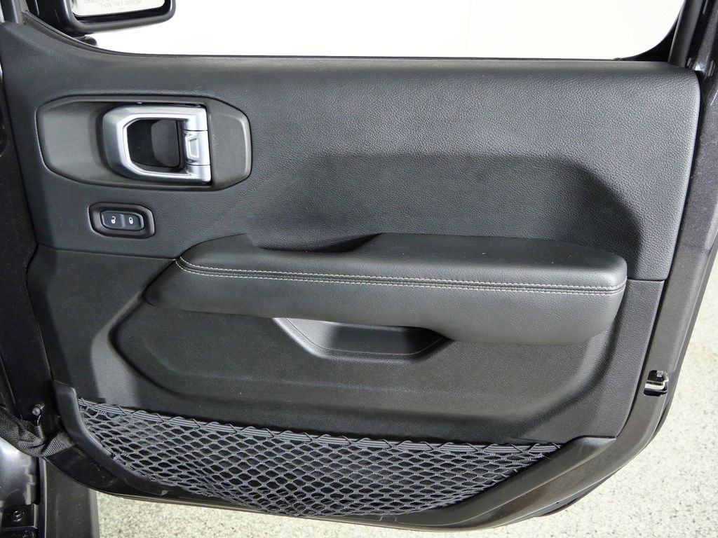 Thumbnail: 2019 Jeep Wrangler - 25