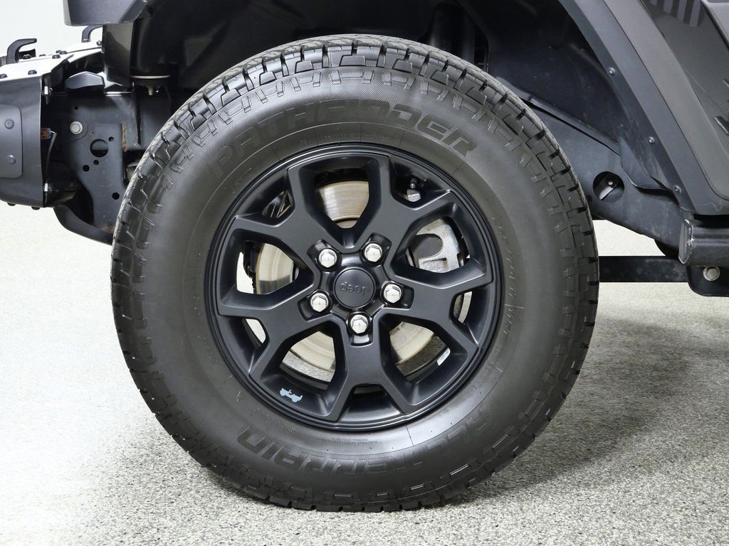 Thumbnail: 2019 Jeep Wrangler - 23