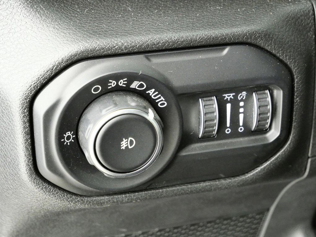 Thumbnail: 2019 Jeep Wrangler - 37