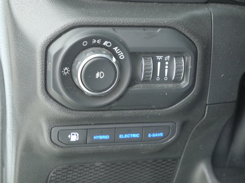 Thumbnail: 2021 Jeep Wrangler - 38