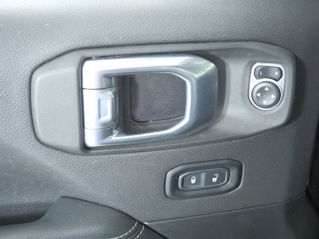 Thumbnail: 2021 Jeep Wrangler - 36