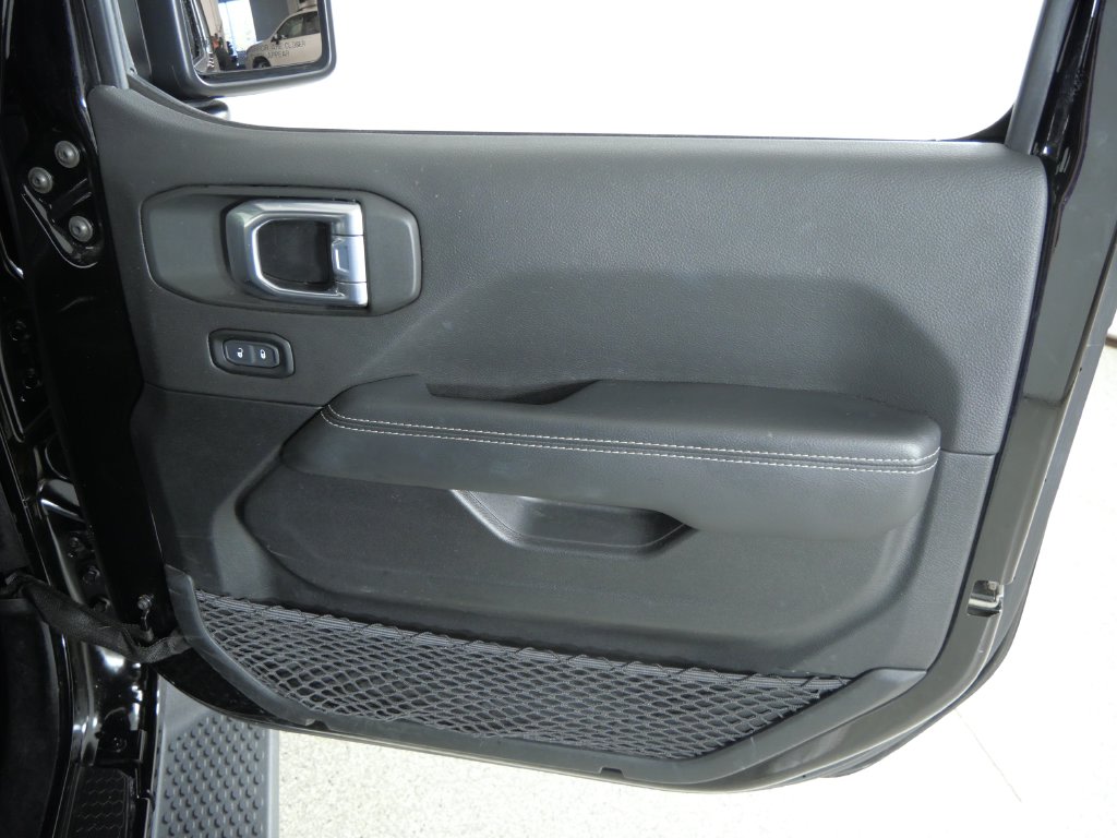 Thumbnail: 2021 Jeep Wrangler - 25