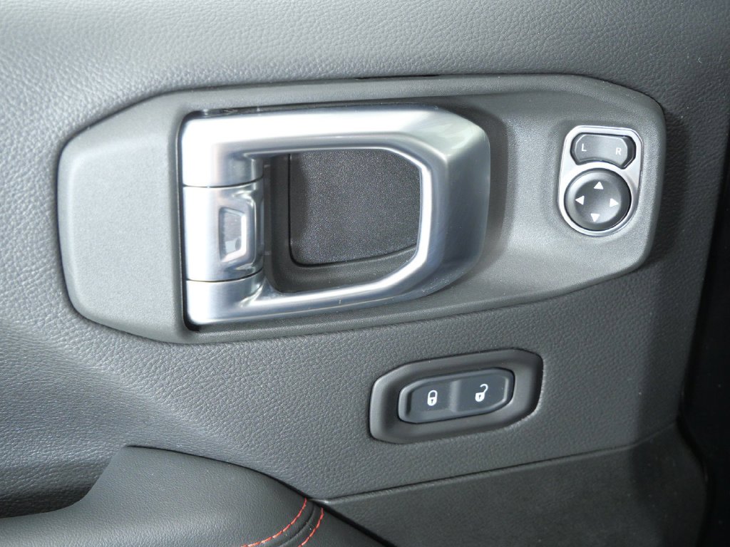 Thumbnail: 2025 Jeep Wrangler - 36