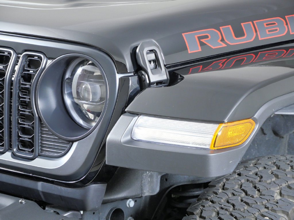 Thumbnail: 2025 Jeep Wrangler - 17