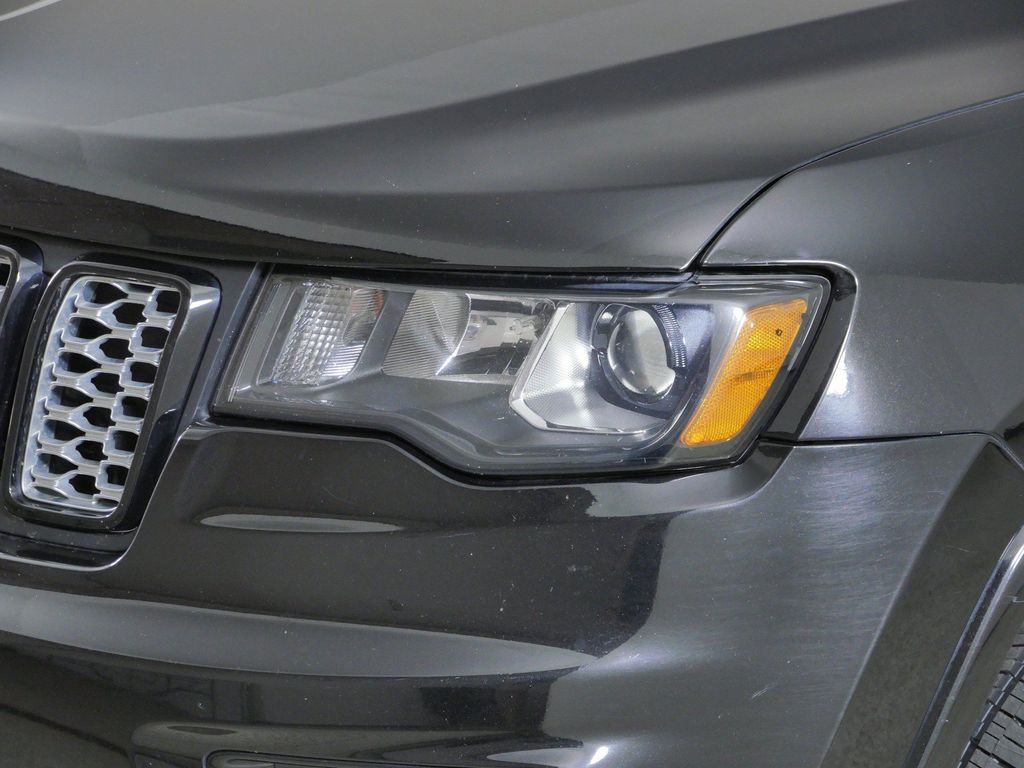Thumbnail: 2019 Jeep Grand Cherokee - 17