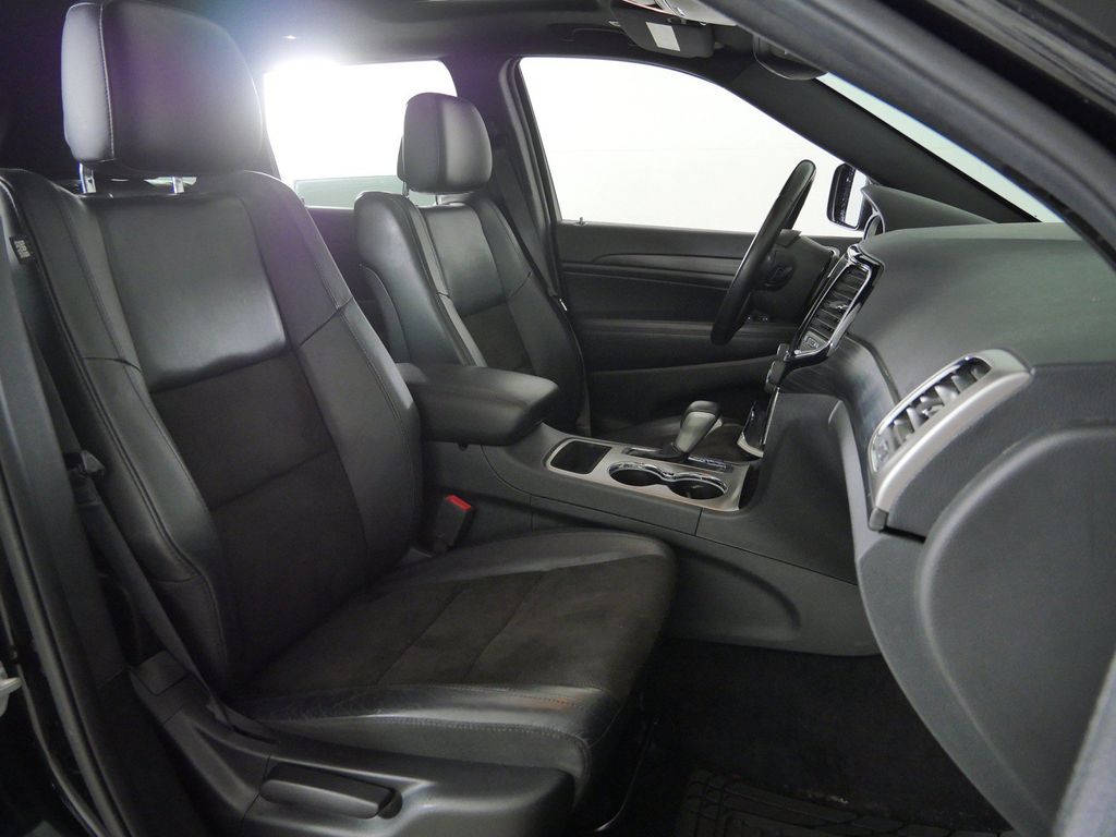 Thumbnail: 2019 Jeep Grand Cherokee - 10