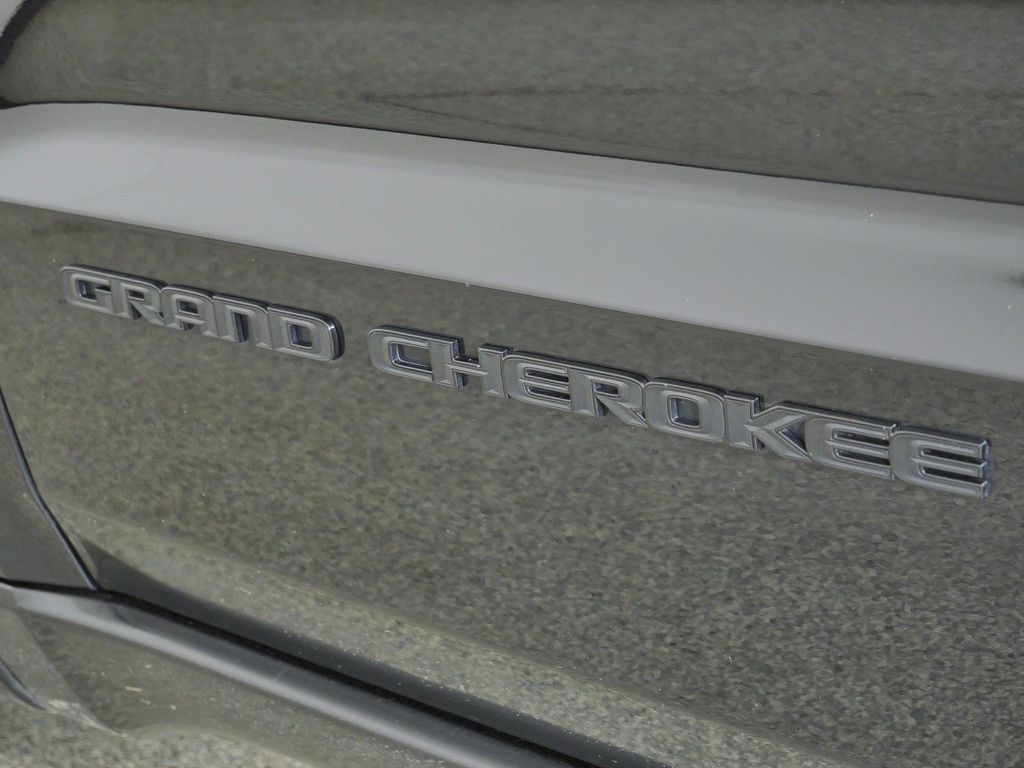 Thumbnail: 2019 Jeep Grand Cherokee - 22