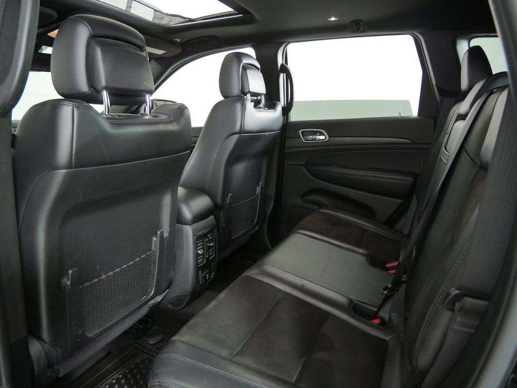 Thumbnail: 2019 Jeep Grand Cherokee - 32