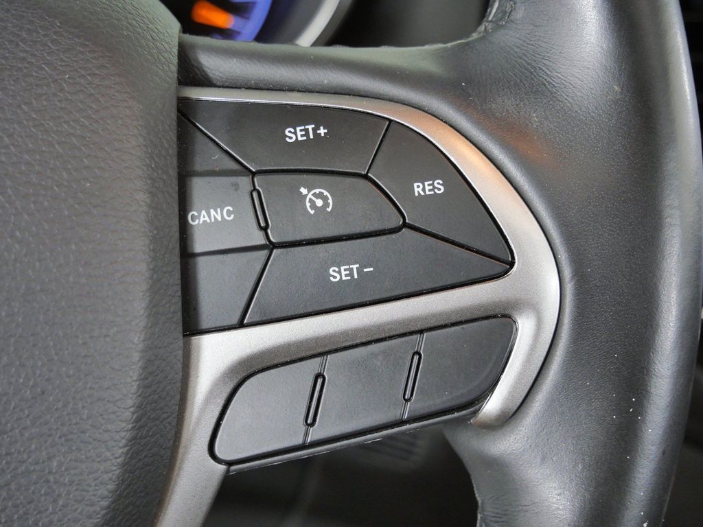 Thumbnail: 2019 Jeep Grand Cherokee - 42