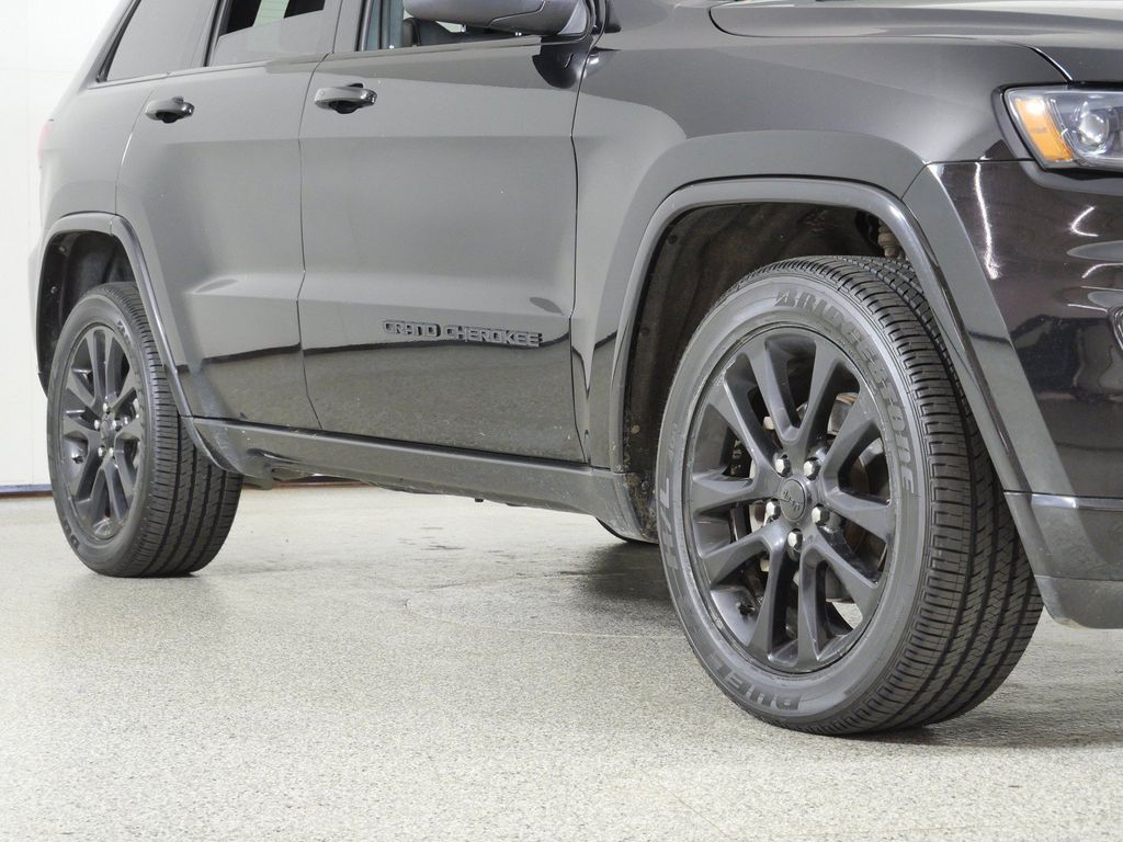 Thumbnail: 2019 Jeep Grand Cherokee - 8