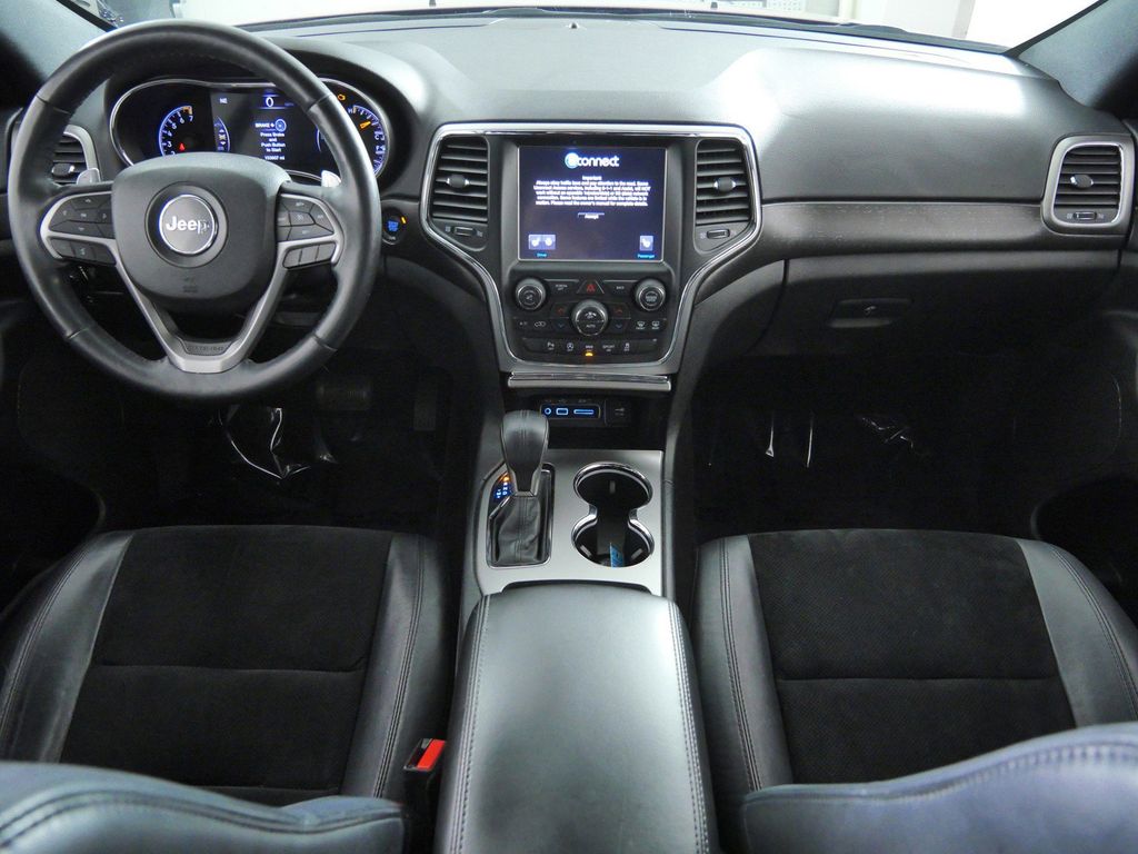 Thumbnail: 2017 Jeep Grand Cherokee - 2