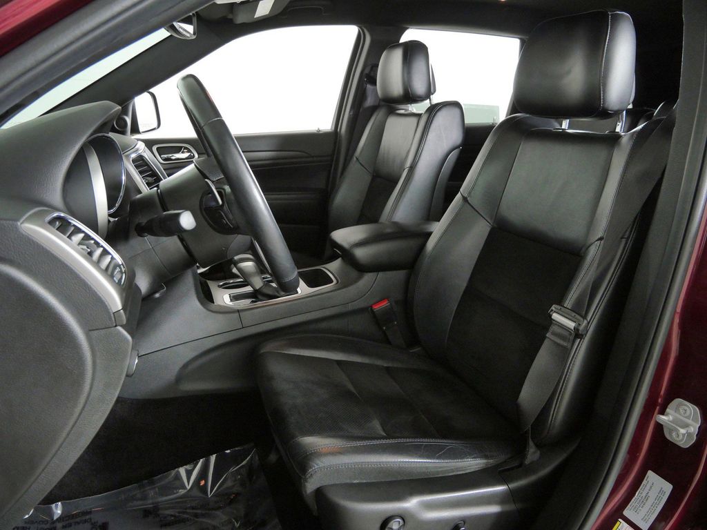 Thumbnail: 2017 Jeep Grand Cherokee - 34