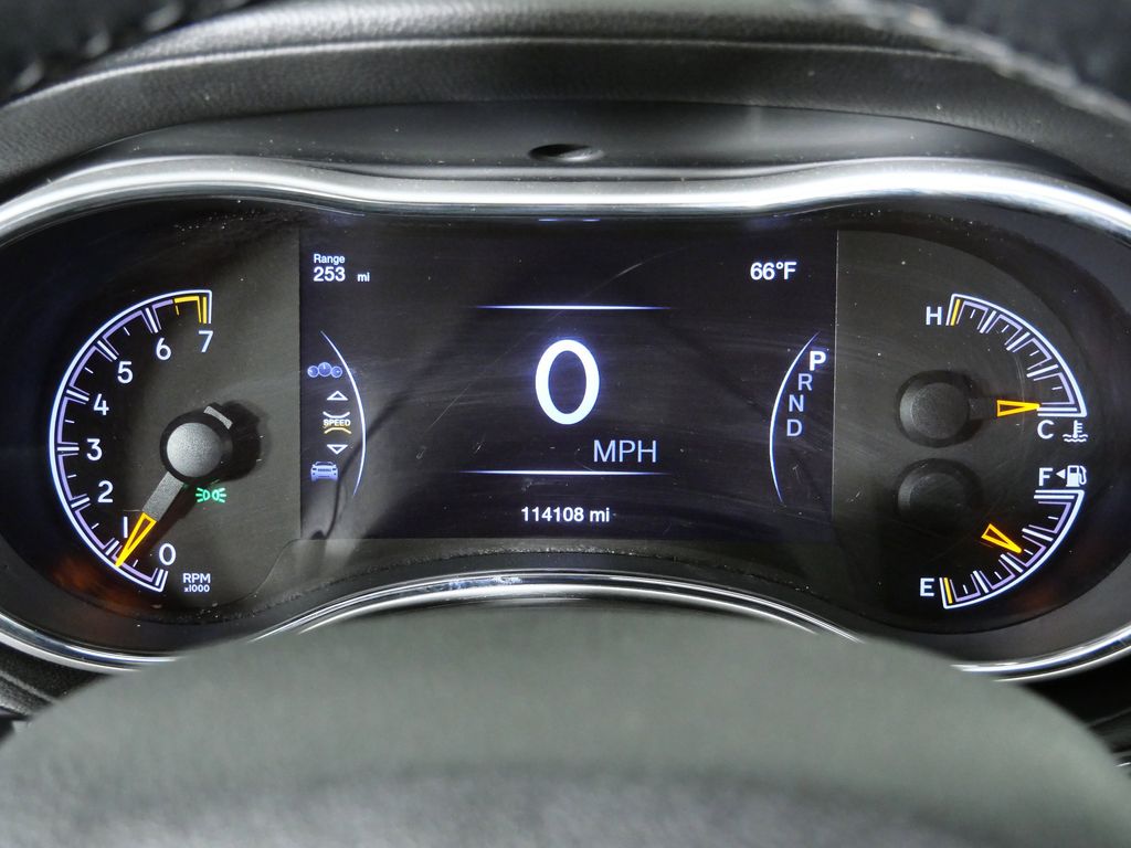 Thumbnail: 2016 Jeep Grand Cherokee - 14