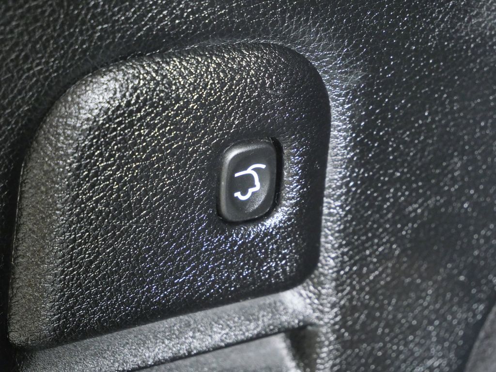 Thumbnail: 2016 Jeep Grand Cherokee - 33