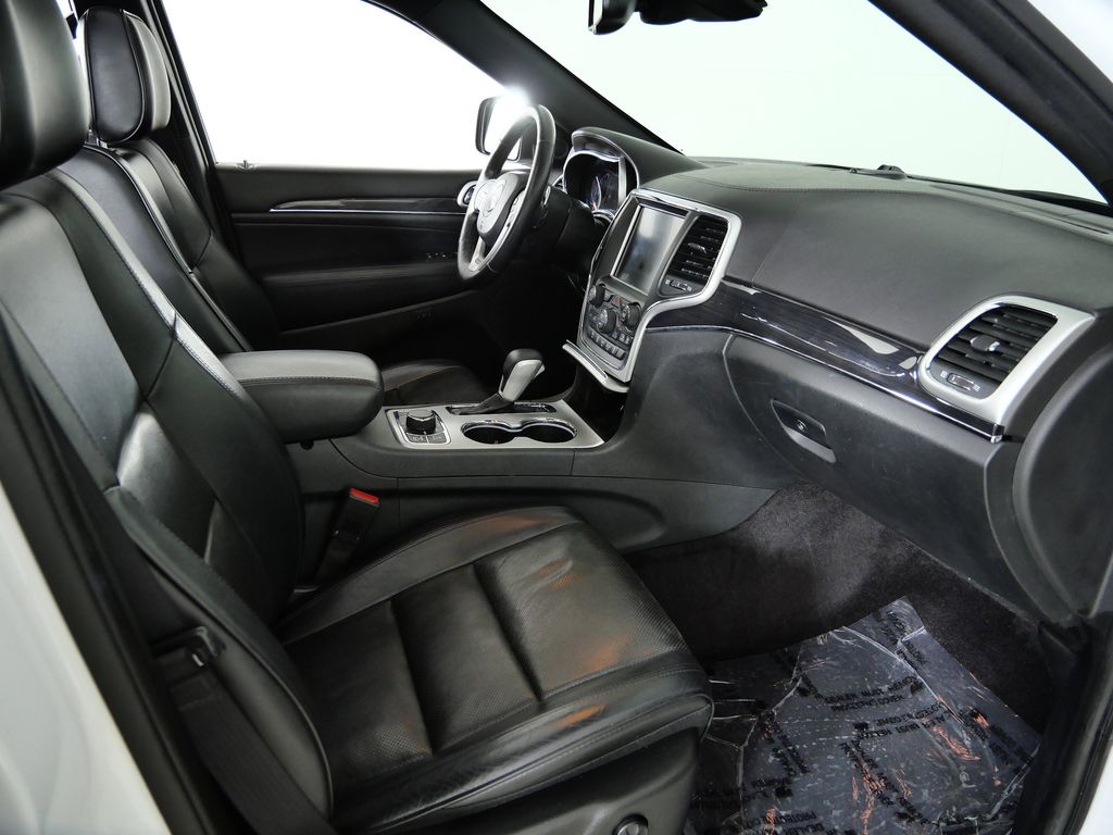 Thumbnail: 2016 Jeep Grand Cherokee - 9