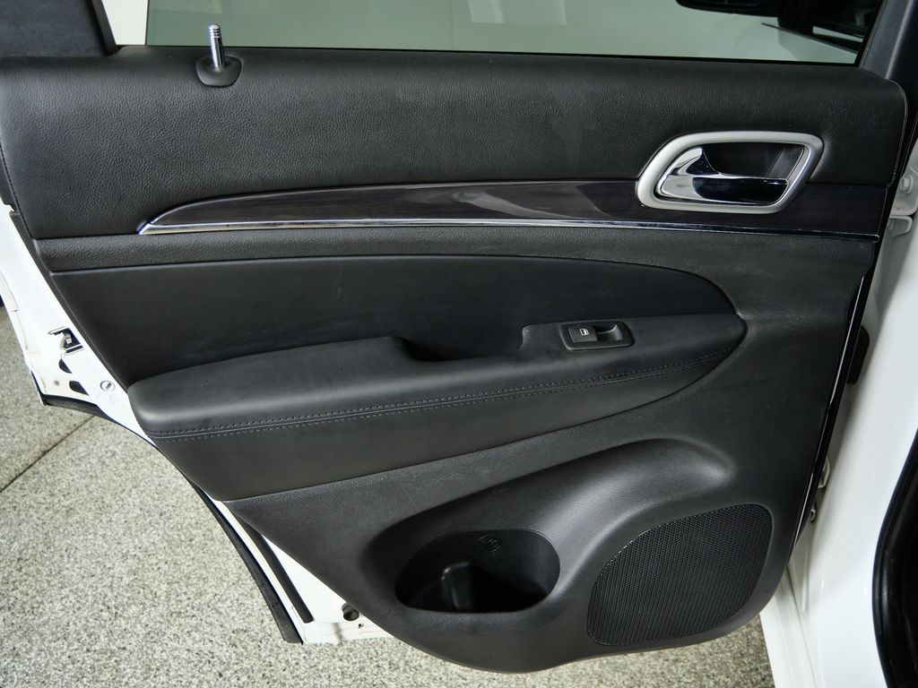 Thumbnail: 2016 Jeep Grand Cherokee - 34