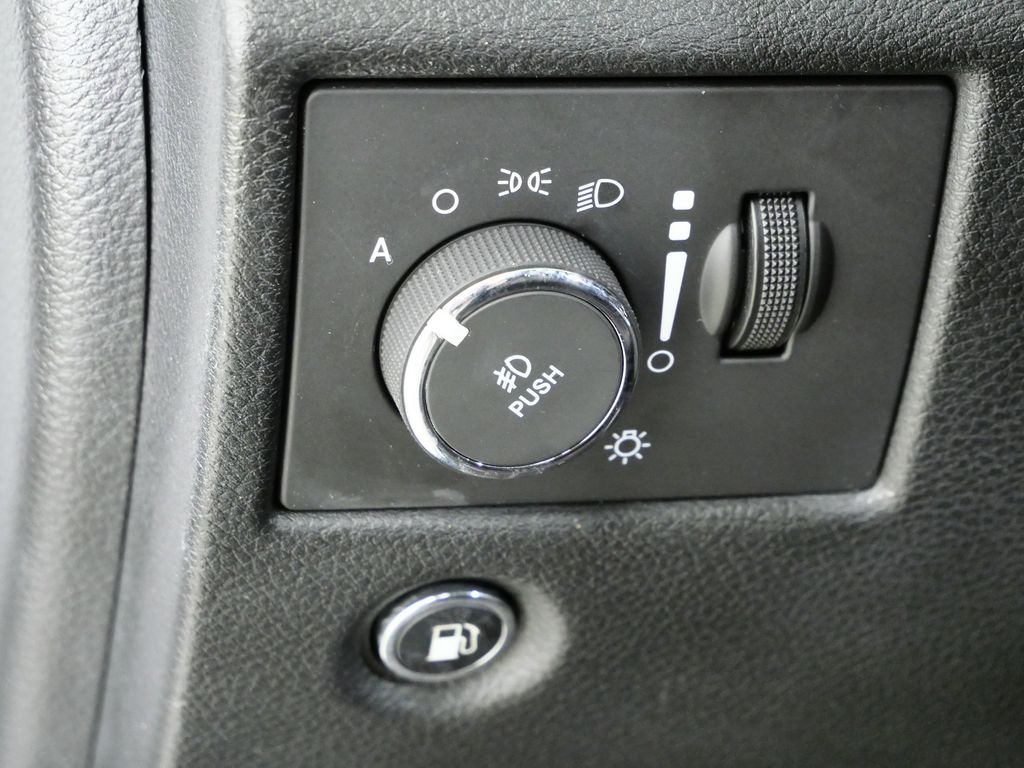 Thumbnail: 2016 Jeep Grand Cherokee - 43