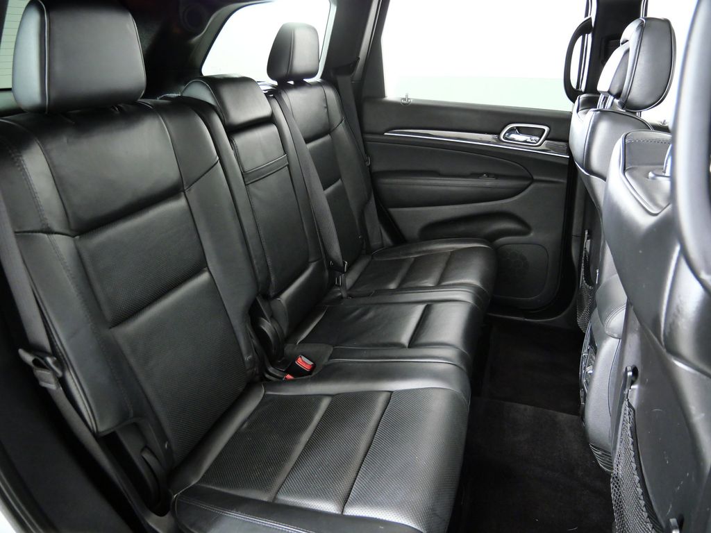 Thumbnail: 2016 Jeep Grand Cherokee - 32