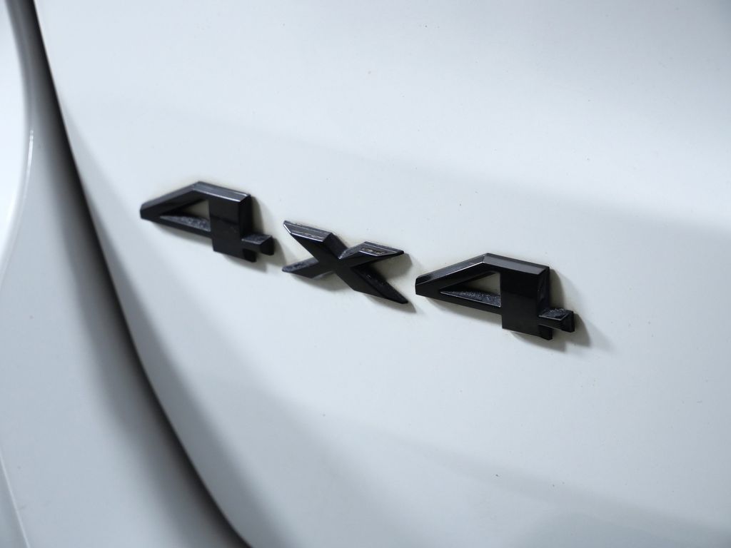 Thumbnail: 2016 Jeep Grand Cherokee - 23