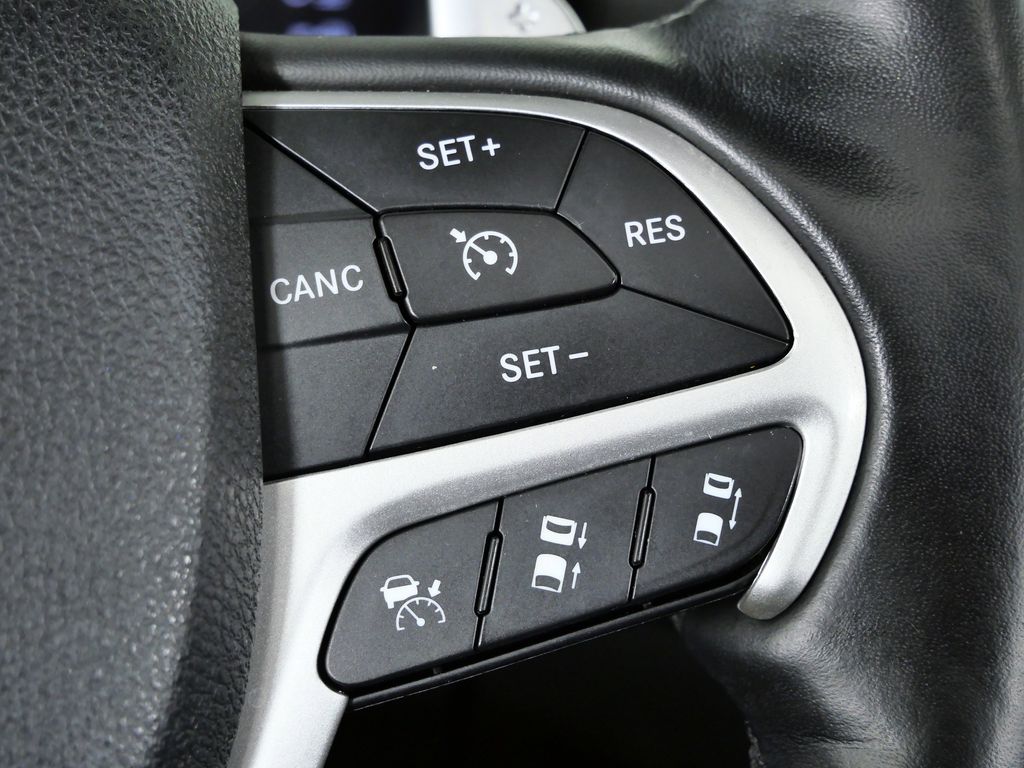 Thumbnail: 2016 Jeep Grand Cherokee - 45