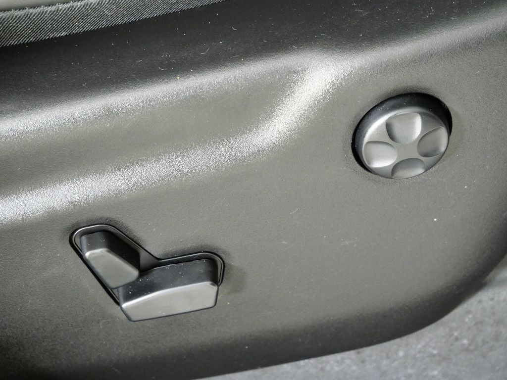 Thumbnail: 2016 Jeep Grand Cherokee - 29