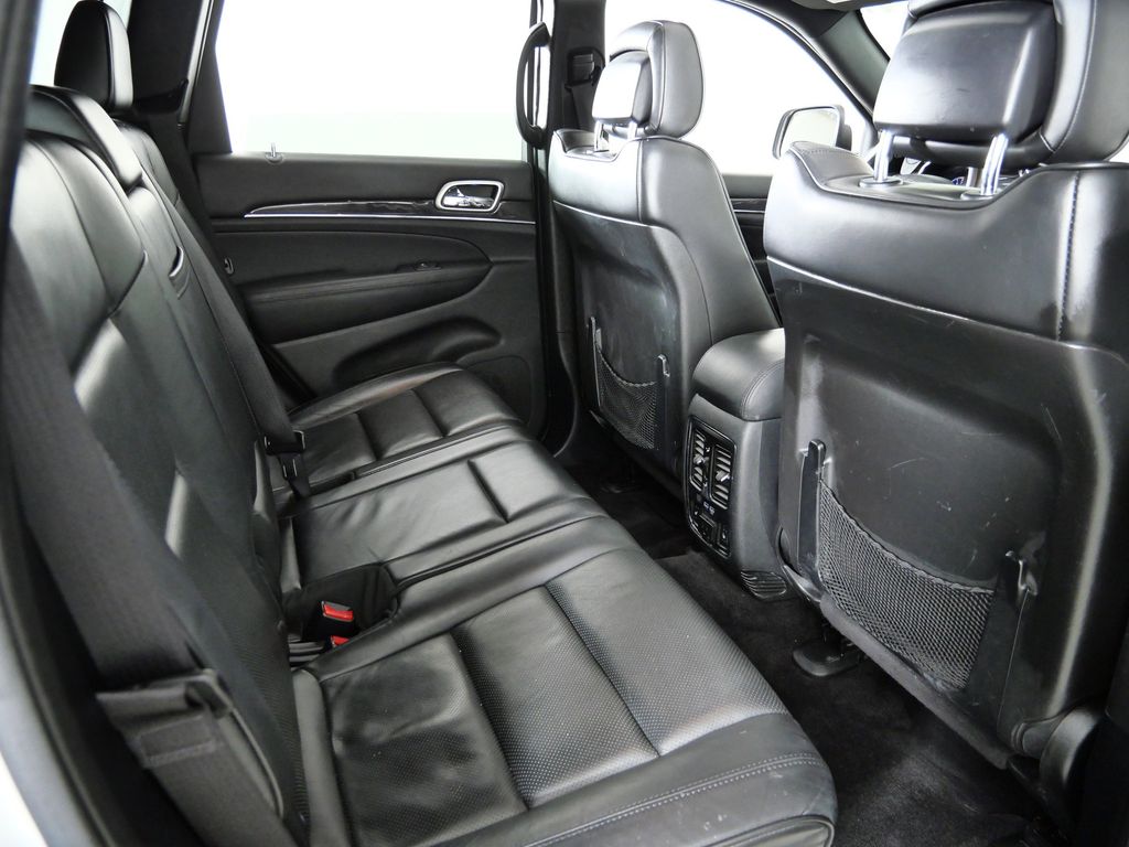 Thumbnail: 2016 Jeep Grand Cherokee - 11