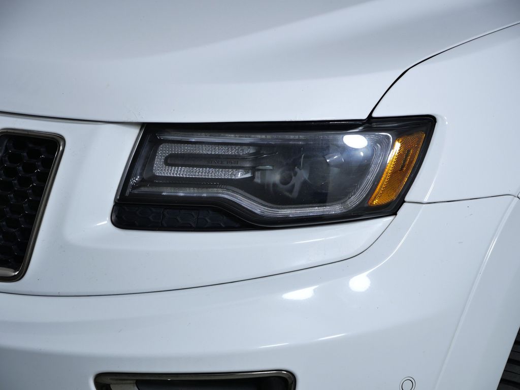 Thumbnail: 2016 Jeep Grand Cherokee - 18